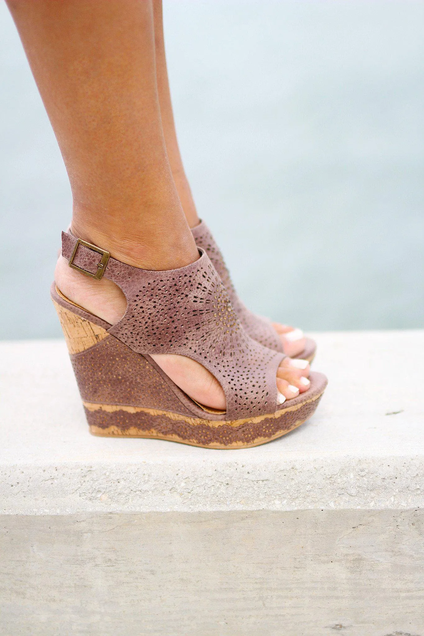 Auki Taupe Wedges