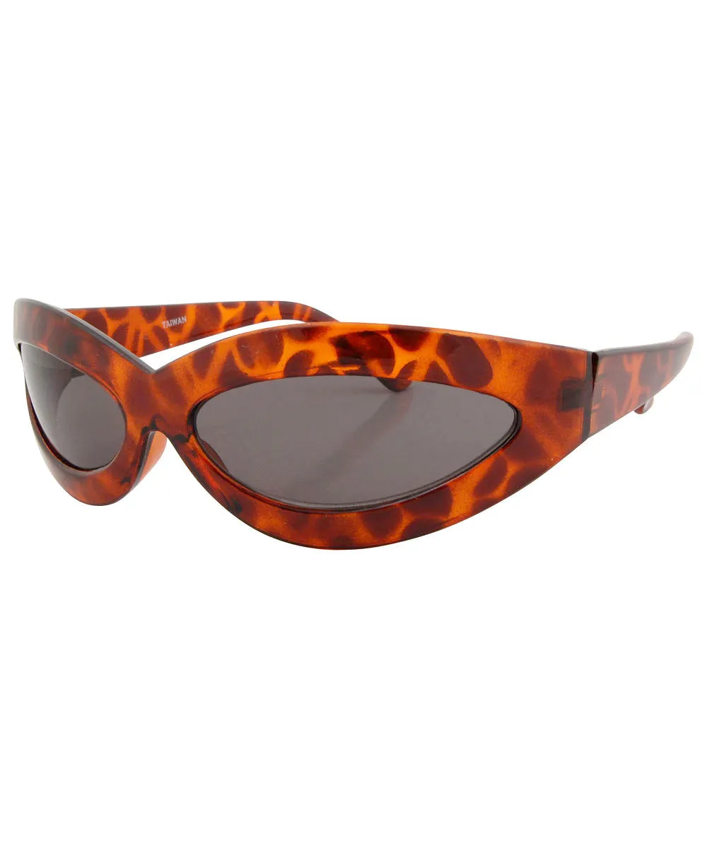 BANDITO Tortoise Fashion-Forward Sunglasses