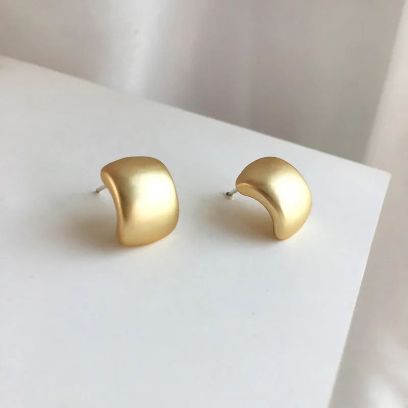 Fashionable earrings