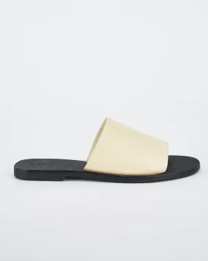 Teresa Slide • Off White / Black